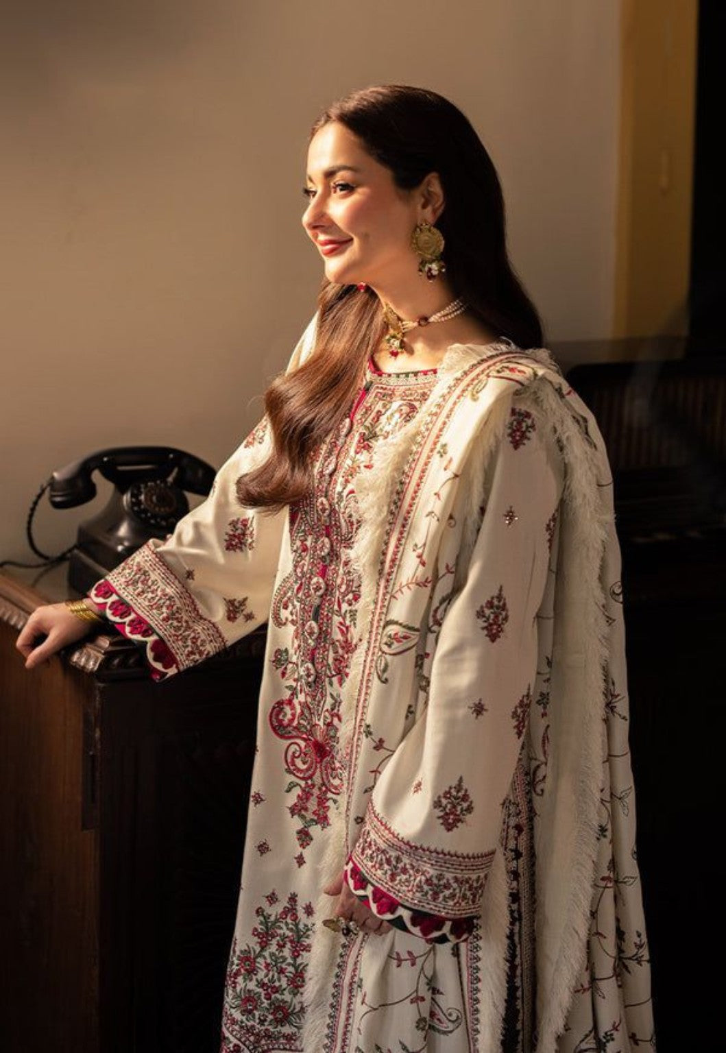 ASIM JOFA ANG-2021 embroidered suit lifestyle view