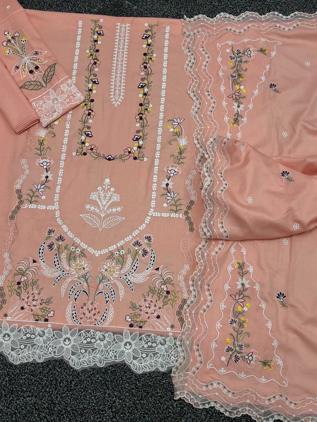 Aneela's Dhanak Code 2237 peach fabric and dupatta detail