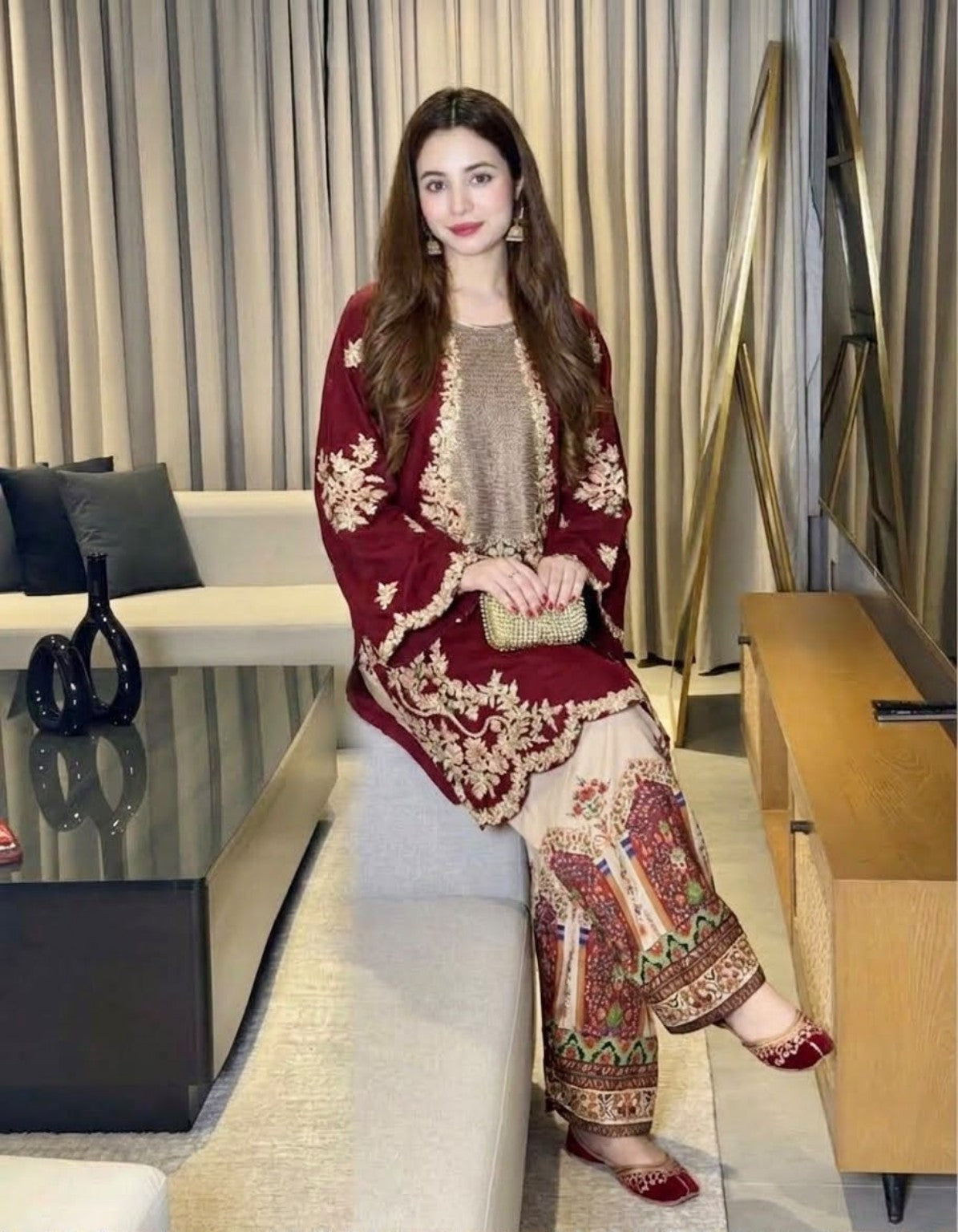 ETHNIC DE-435 maroon model look