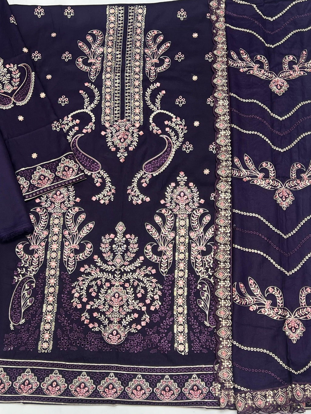 Code 202 front and dupatta detail