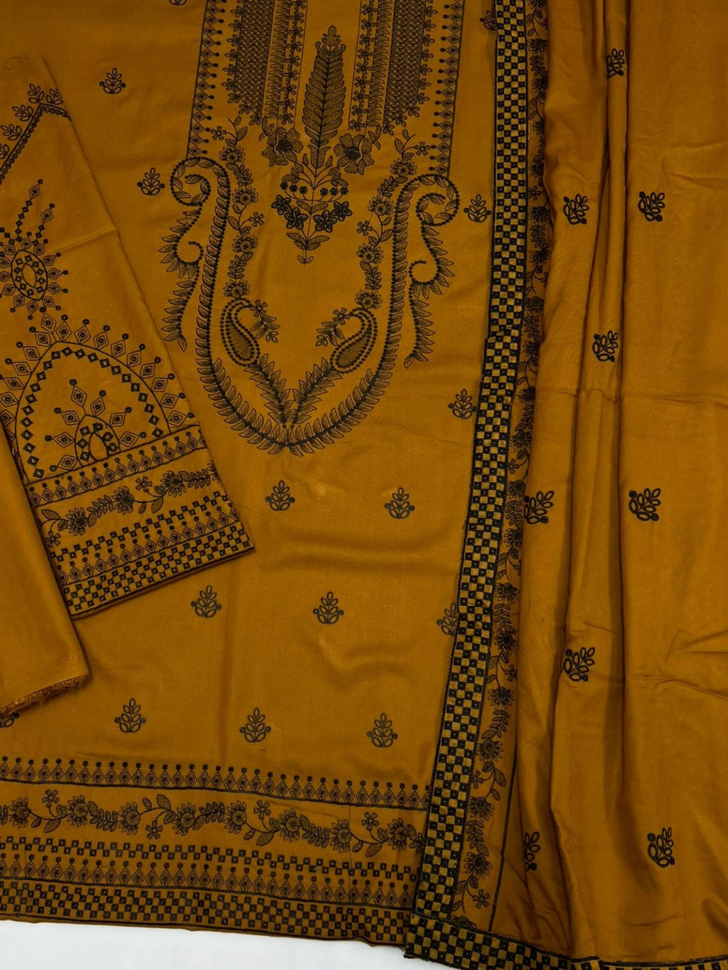Nakoosh Code 2133 fabric detail