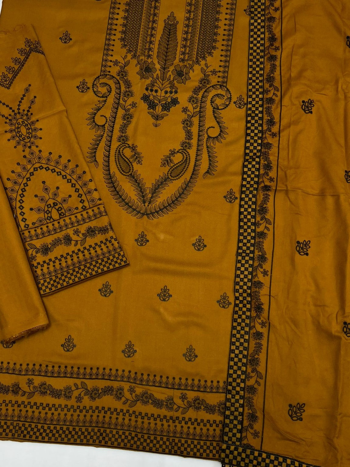 Nakoosh Code 2133 full fabric set