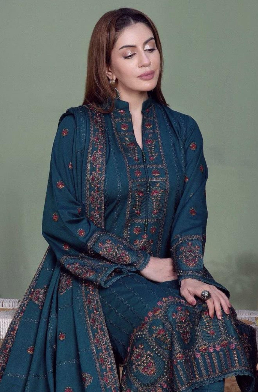 NOOR-E-FAJAR ANG-2031 embroidered Dhanak 3PC model view