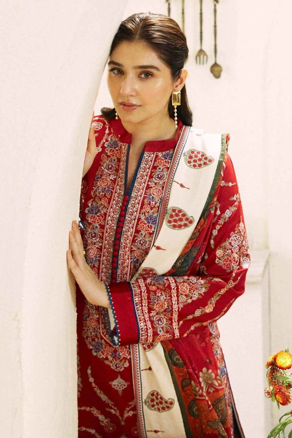 Zara Shahjahan ANG-2024 embroidered Dhanak model view